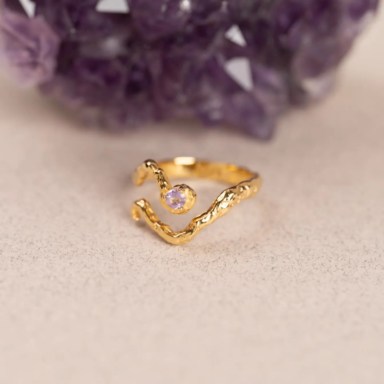 EMILIA PURPLE AMETHYST GOLDEN RING