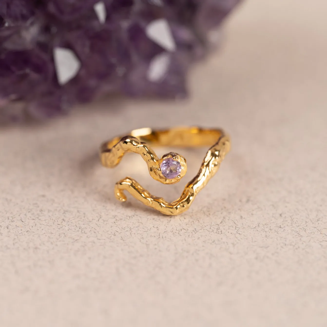EMILIA PURPLE AMETHYST GOLDEN RING