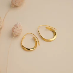 EMMY GOLDEN CREOL EARRING - Sisi Copenhagen