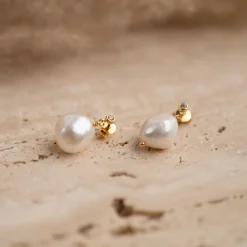 ESTELLE PEARL GOLDEN EARRING - Sisi Copenhagen