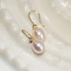 EVA PEARL SOLID GOLD HOOK EARRING