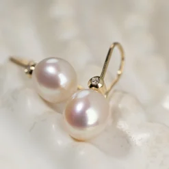 EVA PEARL SOLID GOLD HOOK EARRING