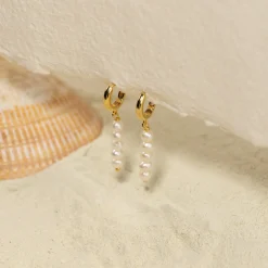 EVELYN PEARL GOLDEN HUGGIE EARRING