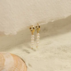 EVELYN PEARL GOLDEN HUGGIE EARRING