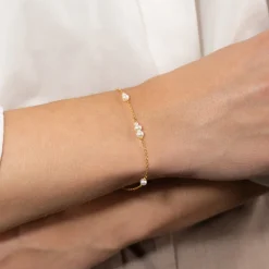 EVIE PEARL GOLDEN BRACELET
