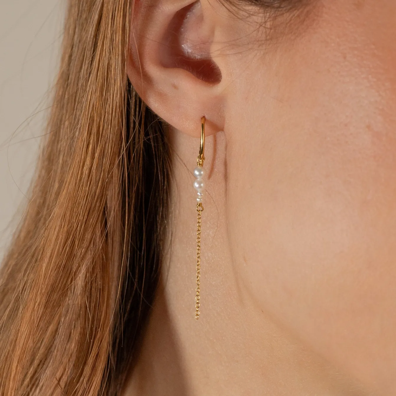 EVIE PEARL GOLDEN DROP EARRING
