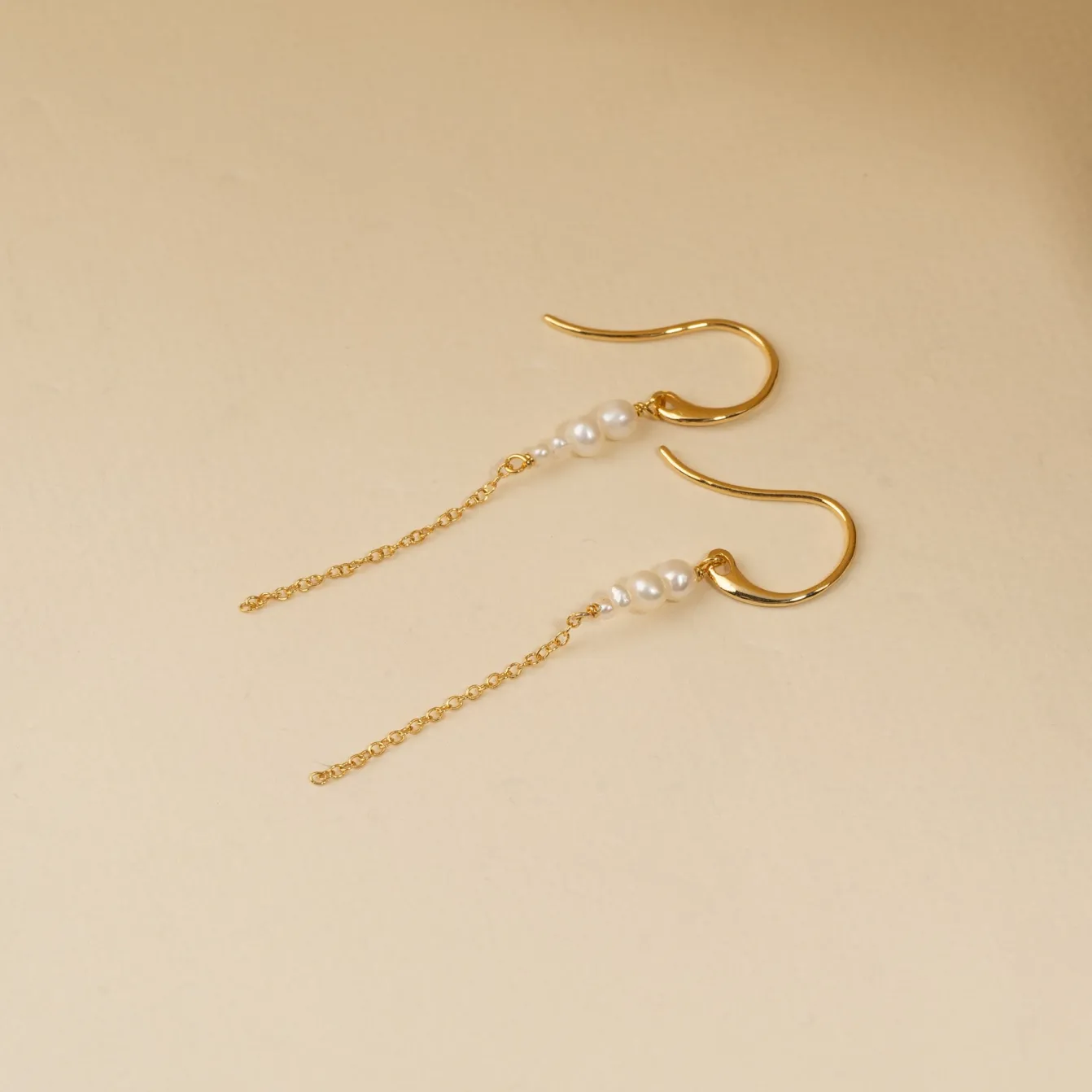 EVIE PEARL GOLDEN DROP EARRING