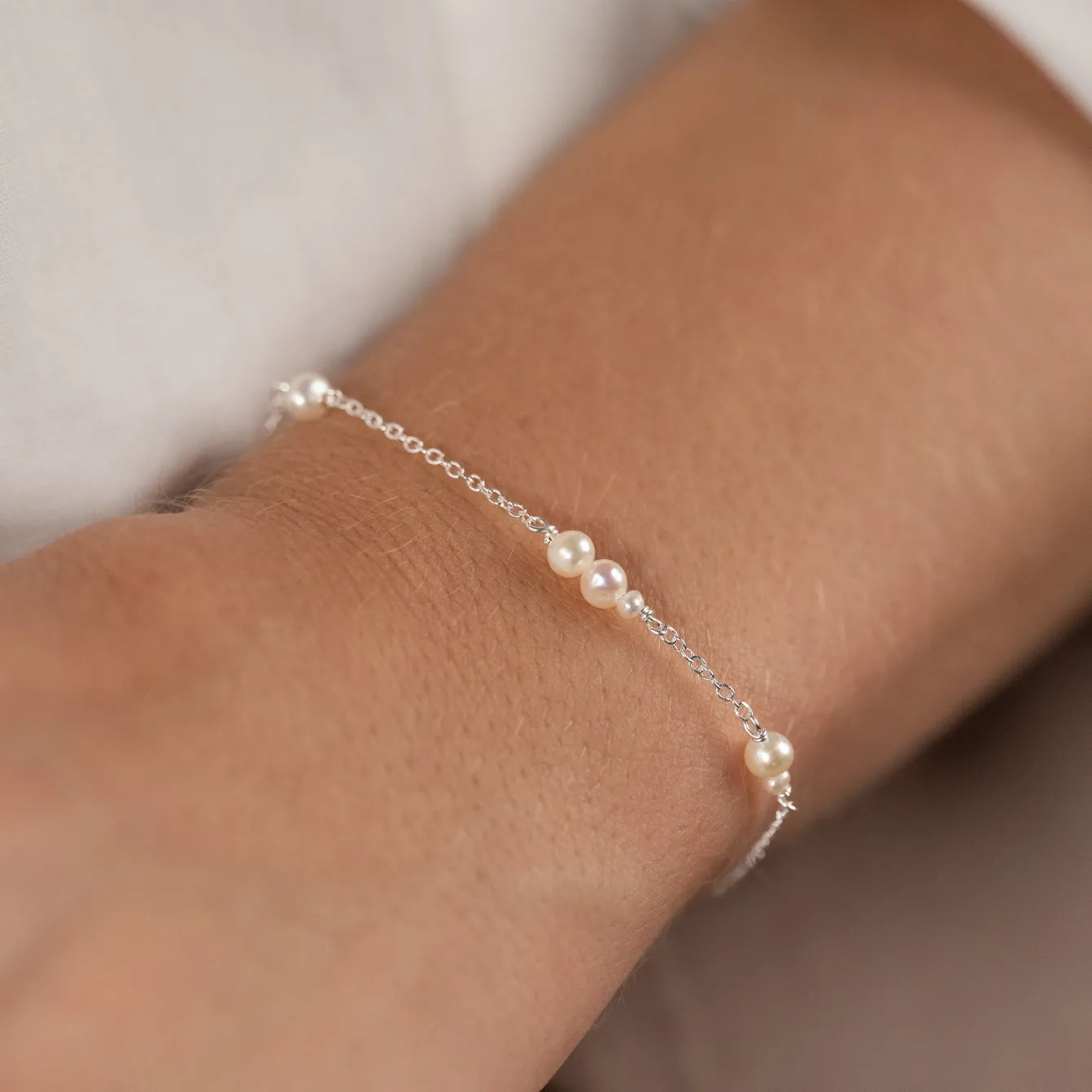 EVIE PEARL SILVER BRACELET