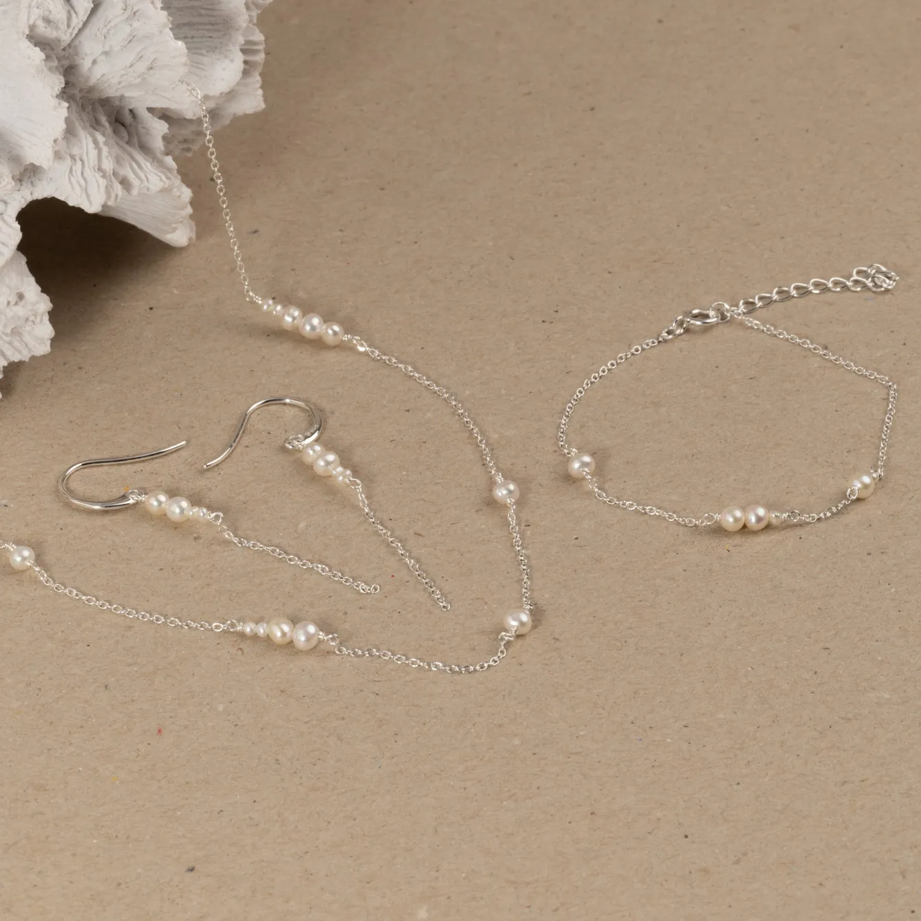 EVIE PEARL SILVER NECKLACE