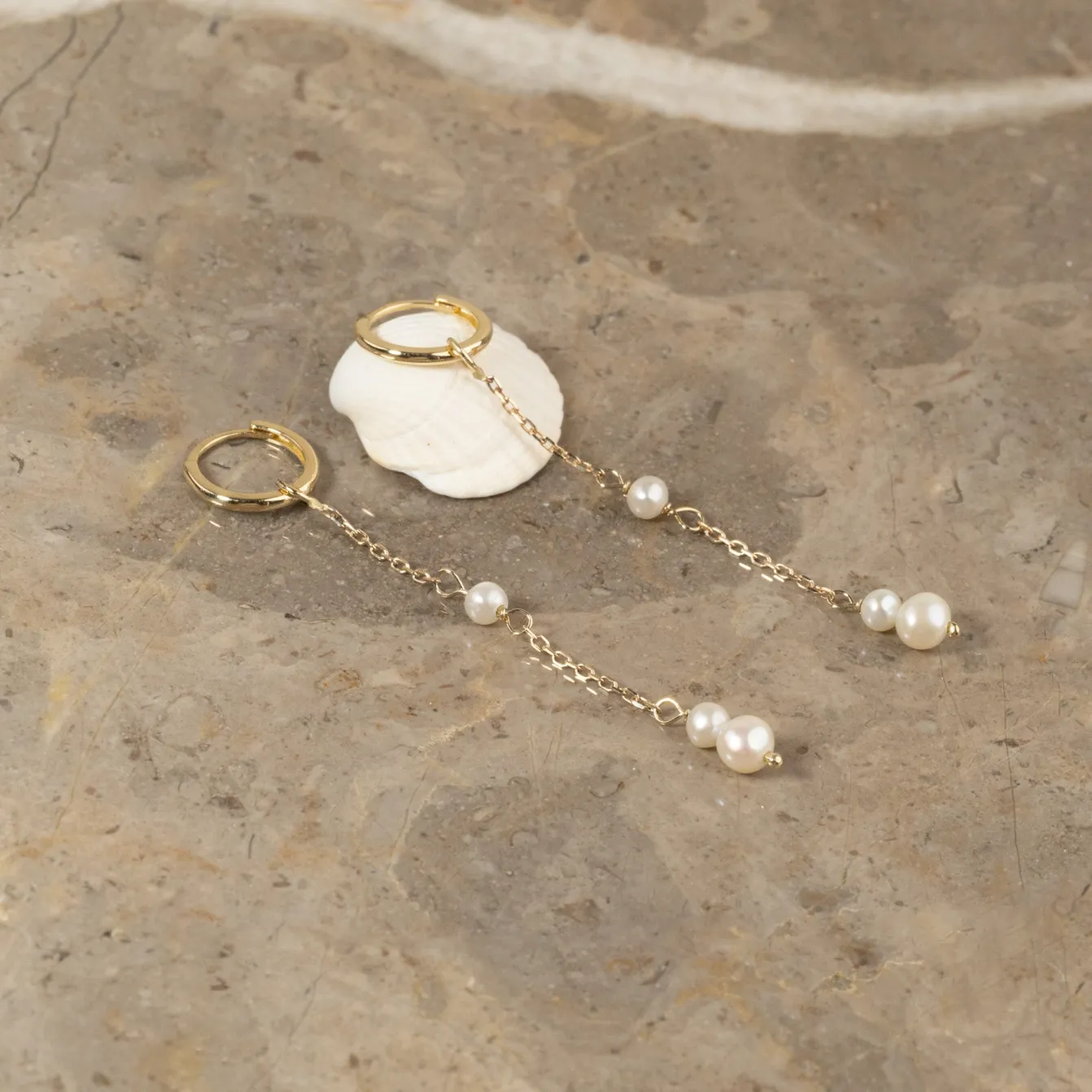 EVIE PEARL SOLID GOLD EARRING