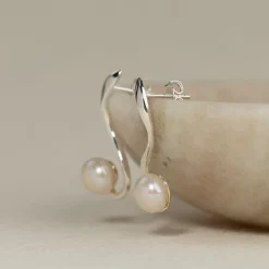 FAYE PEARL SILVER EARRING