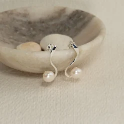 FAYE PEARL SILVER EARRING