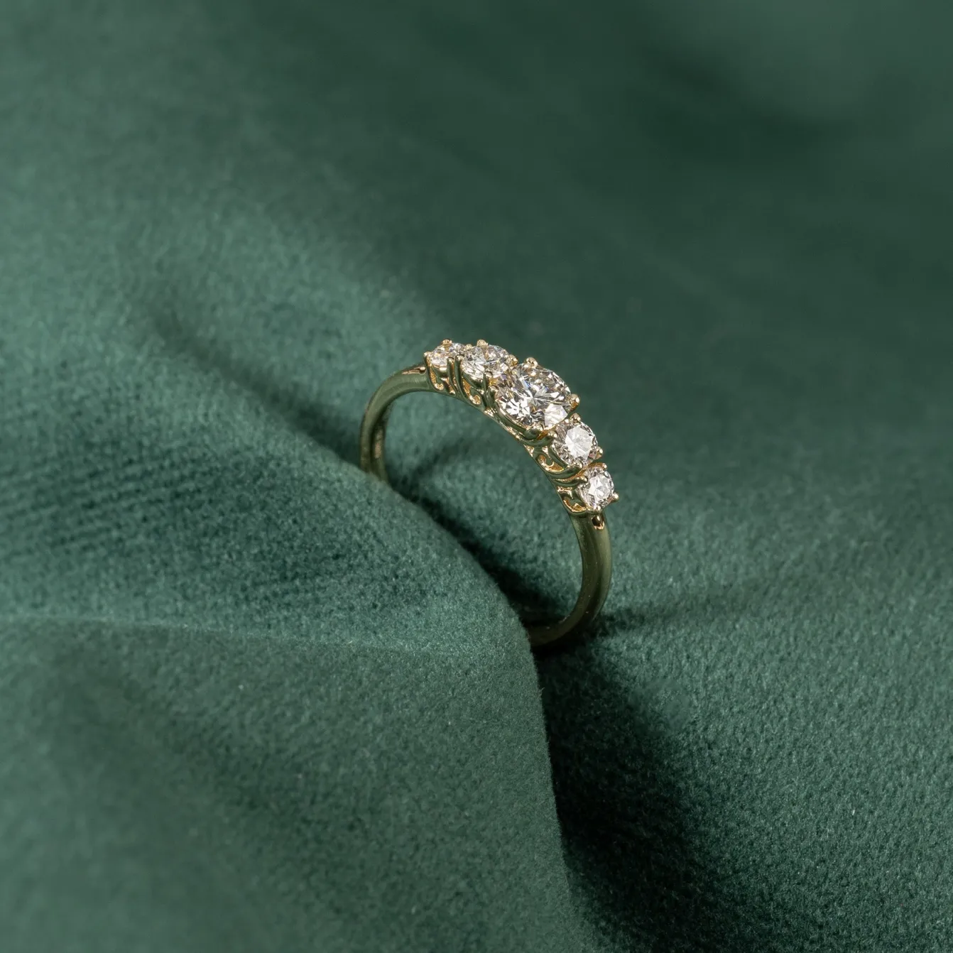 FIVE-STONE TRELLIS DIAMOND RING - 0.7ct - YG