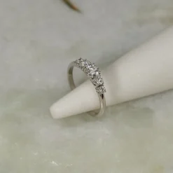 FIVE-STONE TRELLIS DIAMOND RING - 0.7ct - WG