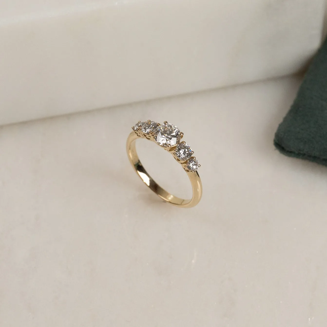 FIVE-STONE TRELLIS DIAMOND RING - 1.0ct - YG