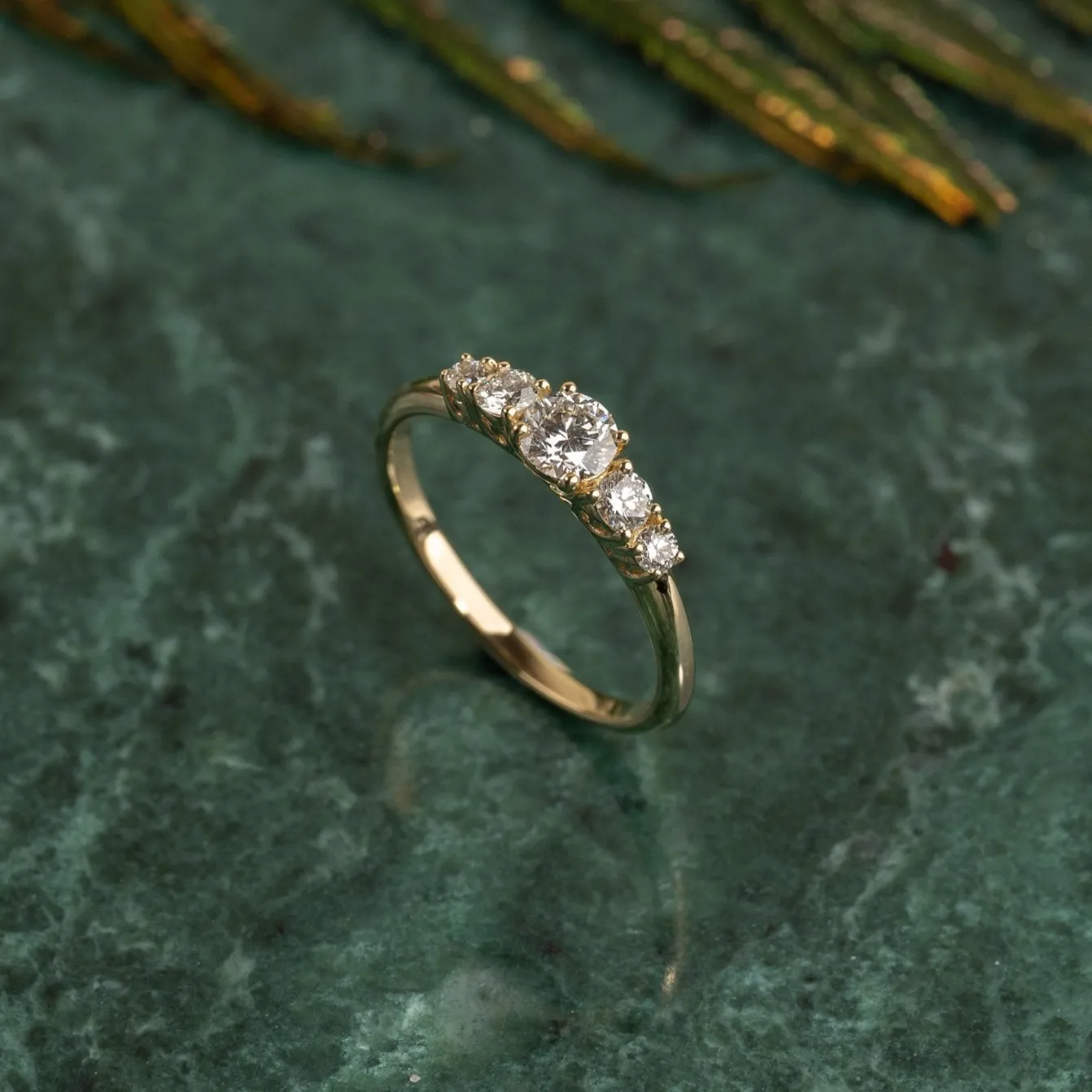 FIVE-STONE TRELLIS DIAMOND RING - 0.5ct - YG