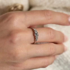 FIVE-STONE TRELLIS DIAMOND RING - 0.7ct - WG