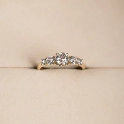 FIVE-STONE TRELLIS DIAMOND RING - 1.0ct - YG