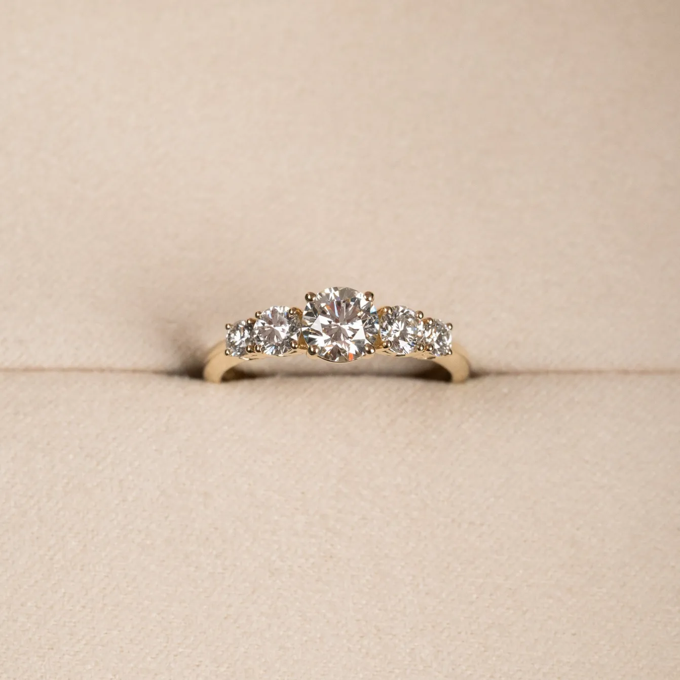 FIVE-STONE TRELLIS DIAMOND RING - 1.0ct - YG