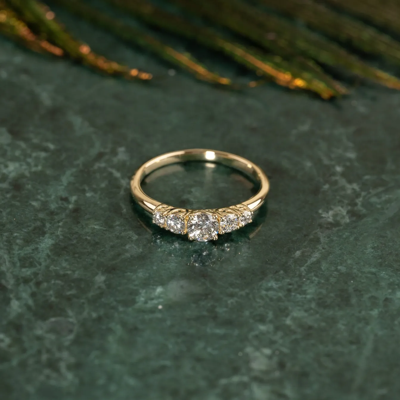 FIVE-STONE TRELLIS DIAMOND RING - 0.5ct - YG