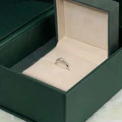 FIVE-STONE TRELLIS DIAMOND RING - 0.7ct - WG