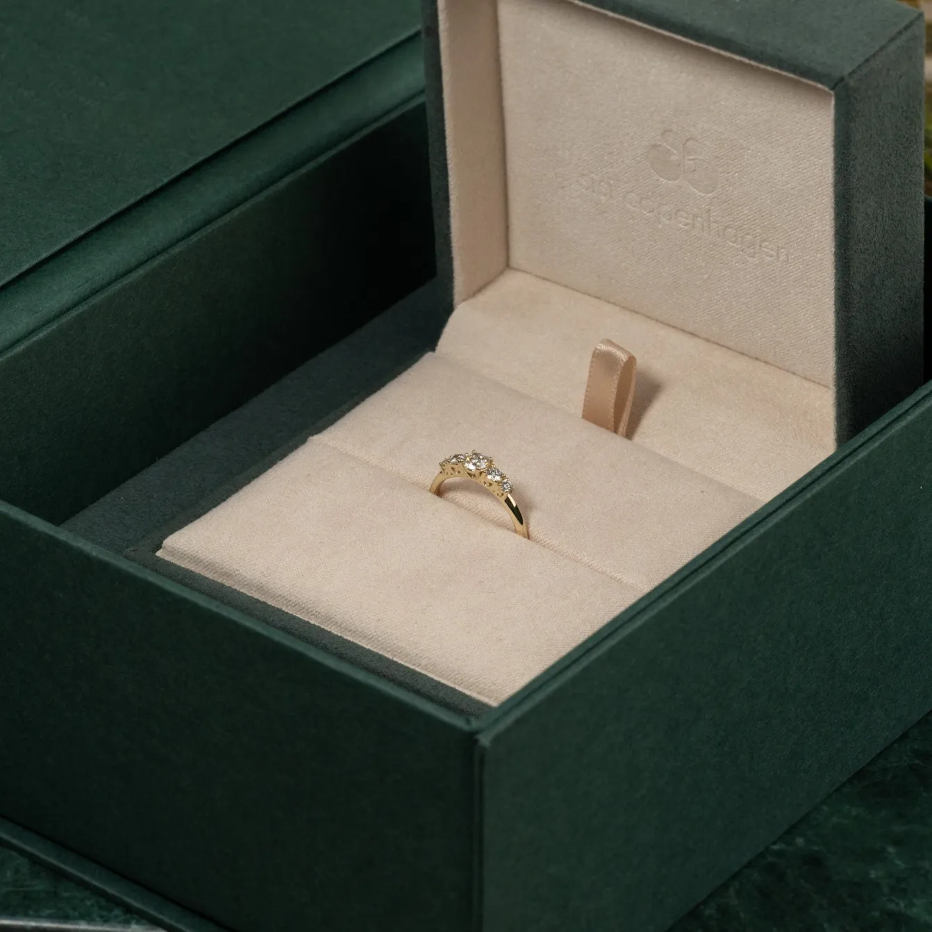 FIVE-STONE TRELLIS DIAMOND RING - 0.5ct - YG