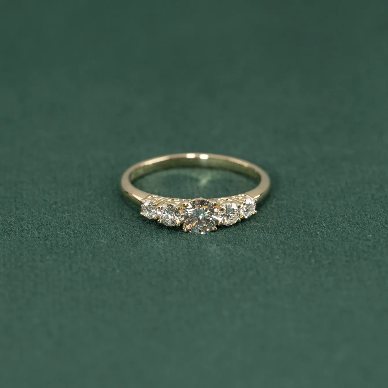 FIVE-STONE TRELLIS DIAMOND RING - 0.7ct - YG
