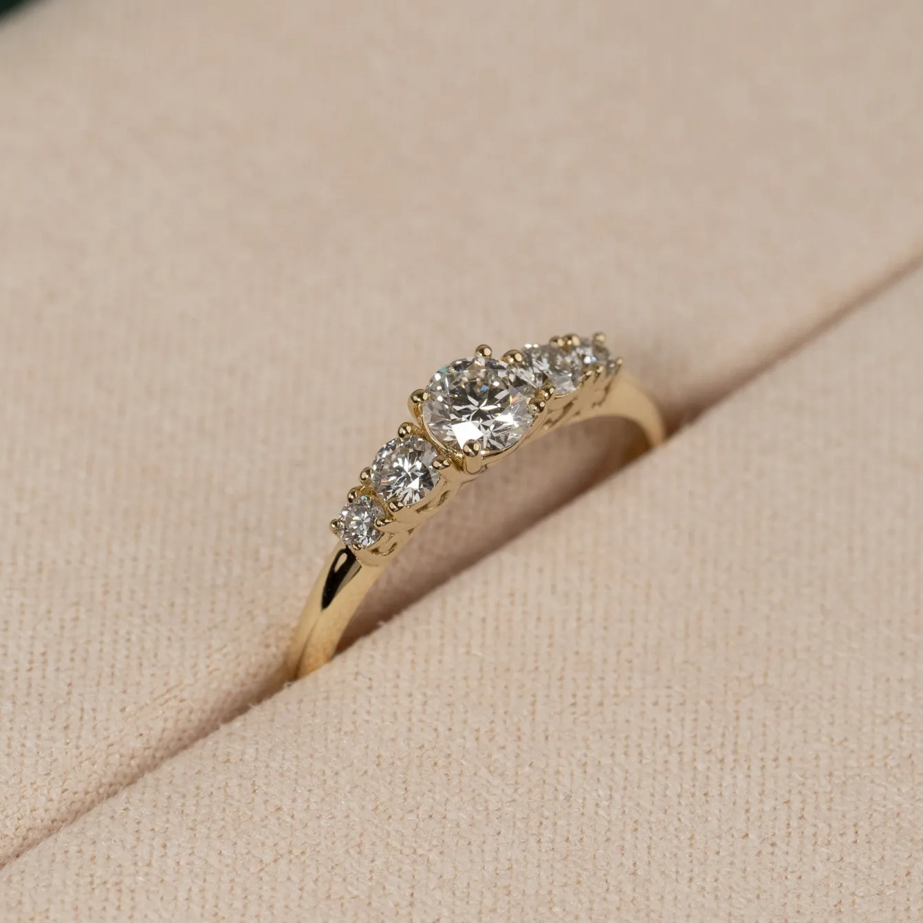 FIVE-STONE TRELLIS DIAMOND RING - 0.5ct - YG