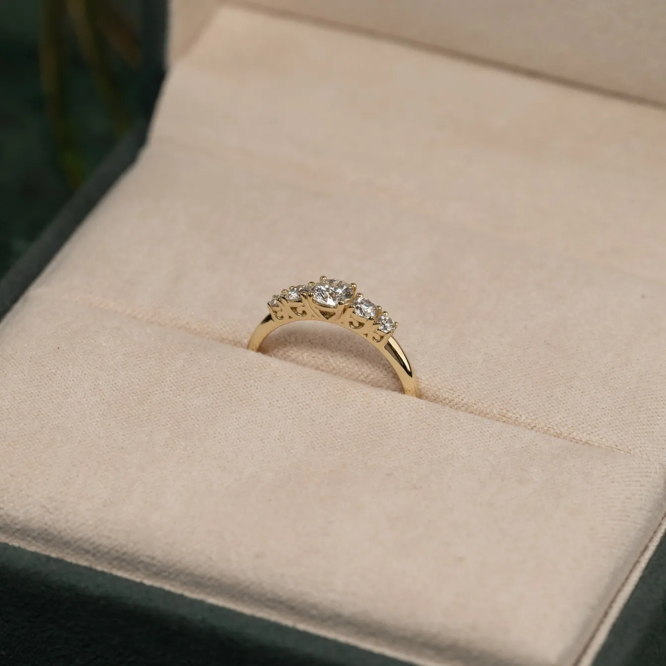 FIVE-STONE TRELLIS DIAMOND RING - 0.5ct - YG