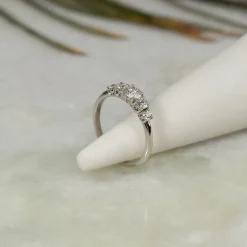 FIVE-STONE TRELLIS DIAMOND RING - 0.7ct - WG