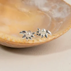 FLEUR PEARL SILVER STUD EARRING
