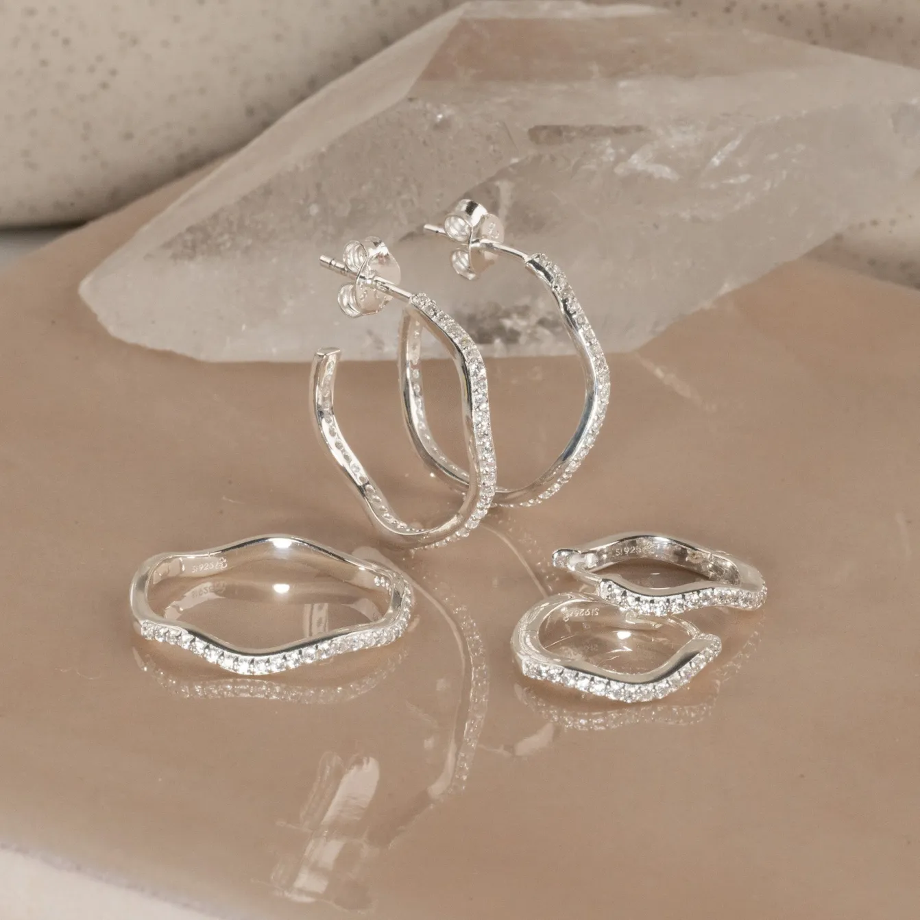 GAIA CRYSTAL SILVER RING