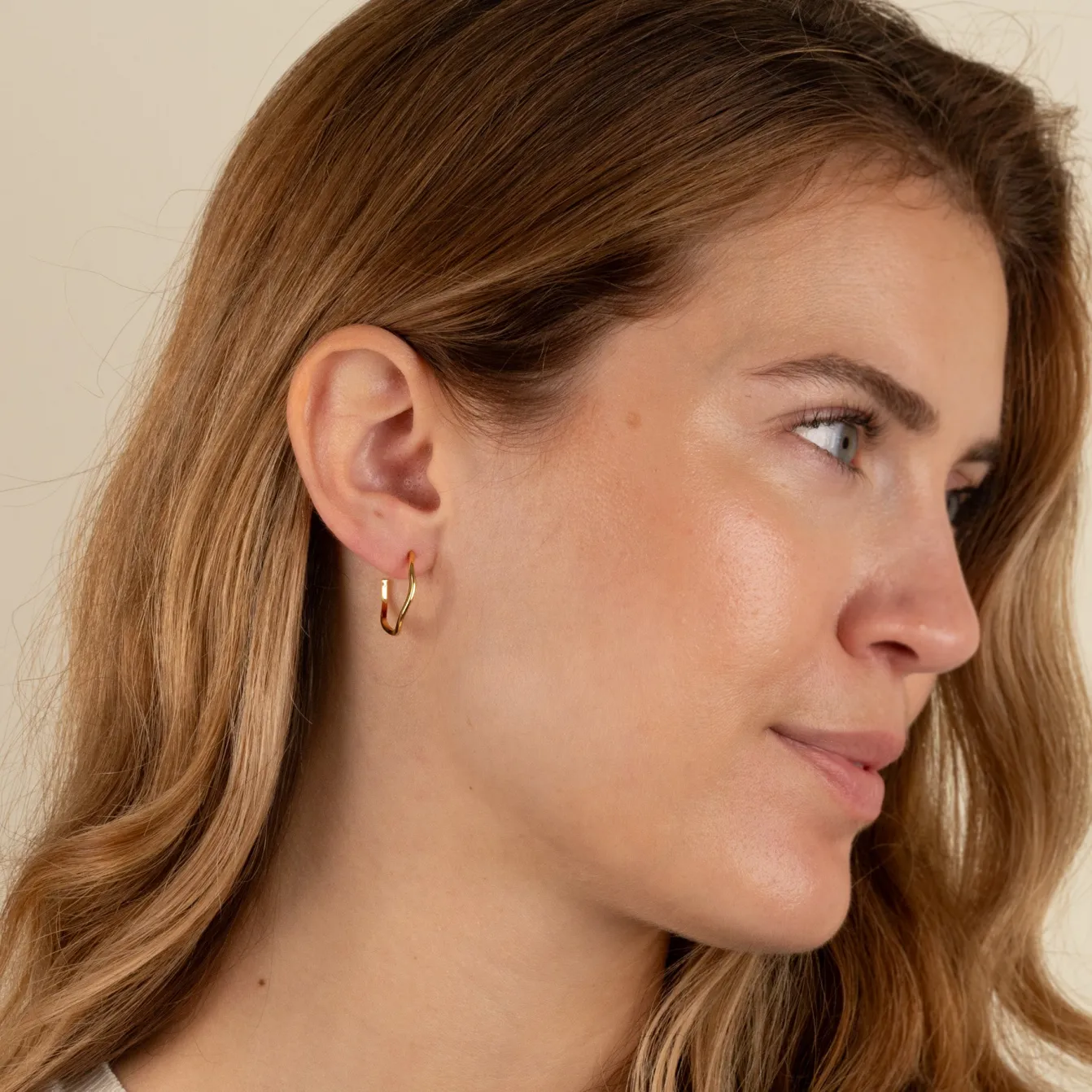 GAIA GOLDEN CREOL EARRING