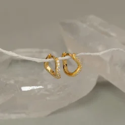 GALIA CRYSTAL SMALL GOLDEN HUGGIE EARRING