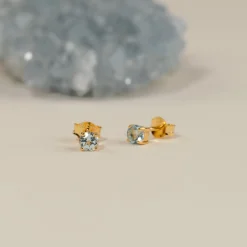 GEMMA BLUE TOPAZ GOLDEN STUD EARRING - Sisi Copenhagen