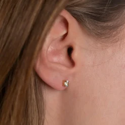 GEMMA BLUE TOPAZ GOLDEN STUD EARRING - Sisi Copenhagen