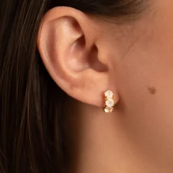 GEMMA MOONSTONE GOLDEN HUGGIE EARRING - Sisi Copenhagen