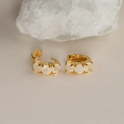 GEMMA MOONSTONE GOLDEN HUGGIE EARRING - Sisi Copenhagen