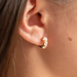 GEMMA MOONSTONE GOLDEN HUGGIE EARRING - Sisi Copenhagen