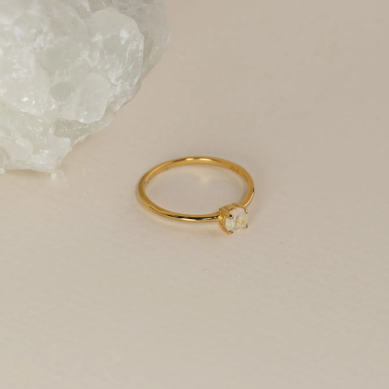 GEMMA MOONSTONE GOLDEN RING - Sisi Copenhagen