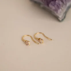 GEMMA PURPLE AMETHYST GOLDEN HOOK EARRING - Sisi Copenhagen