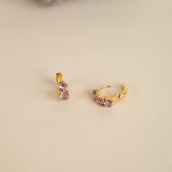 GEMMA PURPLE AMETHYST GOLDEN HUGGIE EARRING - Sisi Copenhagen