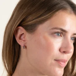 GEMMA PURPLE AMETHYST GOLDEN HUGGIE EARRING - Sisi Copenhagen