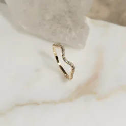 GIA CRYSTAL SOLID GOLD RING
