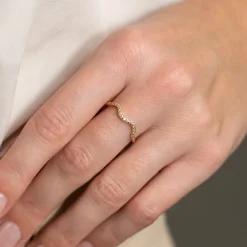 GIA CRYSTAL SOLID GOLD RING