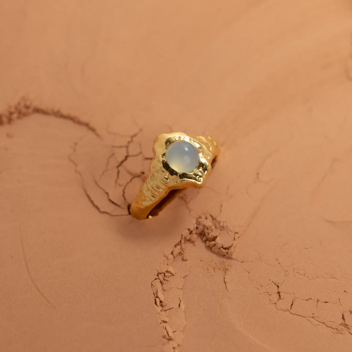 GIGI AQUA CHALCEDONY GOLDEN RING