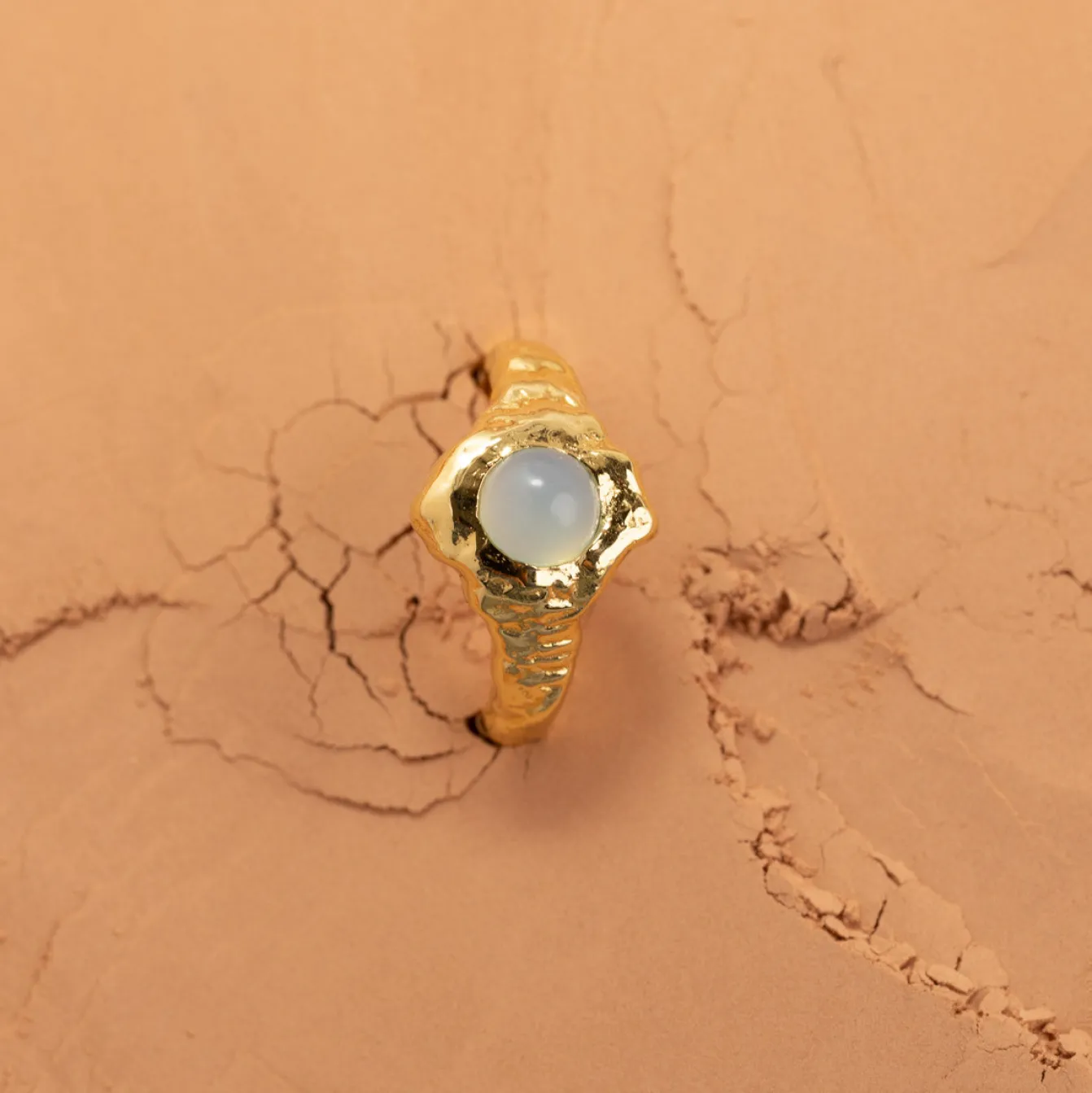 GIGI AQUA CHALCEDONY GOLDEN RING