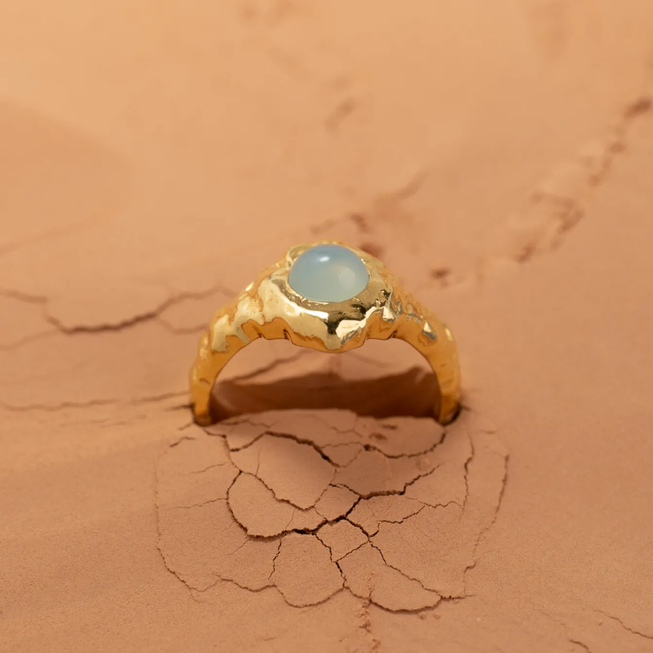 GIGI AQUA CHALCEDONY GOLDEN RING