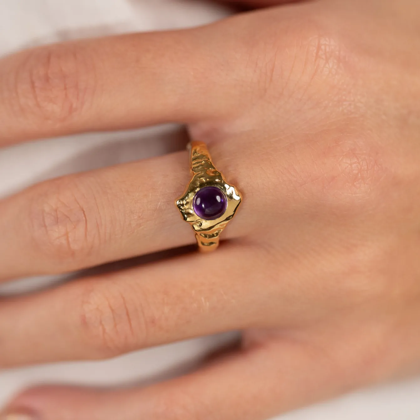 GIGI PURPLE AMETHYST GOLDEN RING