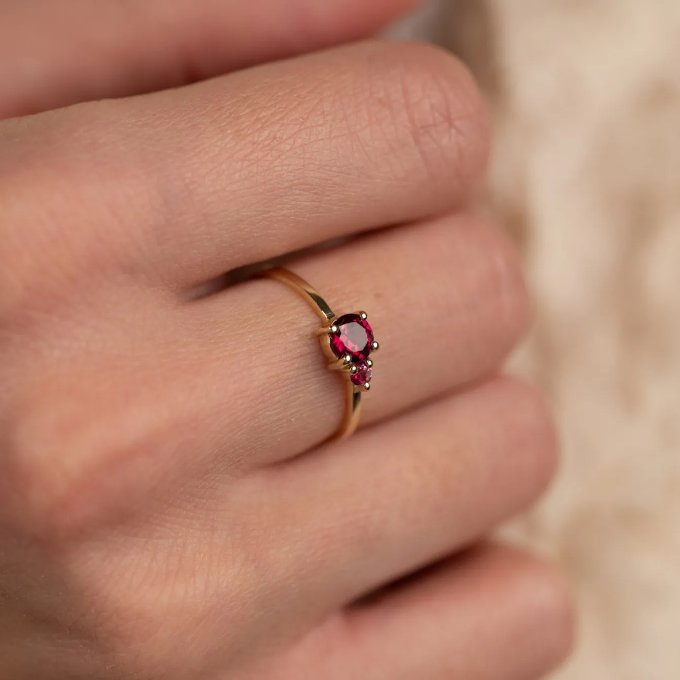 GLADIS PINK RHODOLITE SOLID GOLD RING